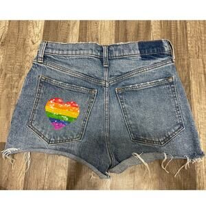 Abercrombie & Fitch High-Rise "The Mom Short"  Sequin Heart Pocket (Size 2 / 26)